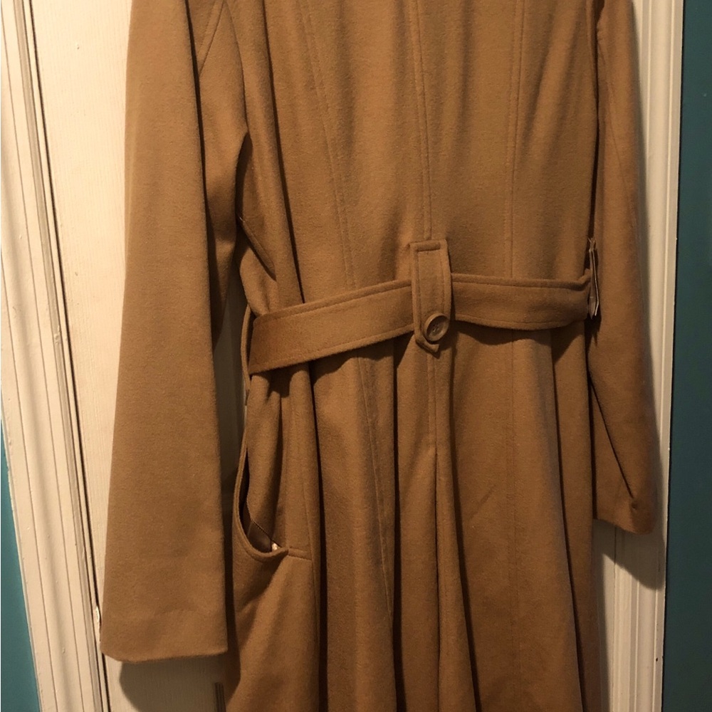 *NEW**NEVER WORN**WITH TAGS* Elegant Tan Women's Coat